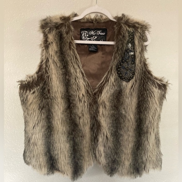Me Jane Faux Fur Embellished Beaded Vest Size XL - Picture 2 of 10